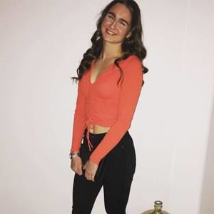 Meet your Posher, Naomi